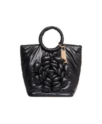 La Milanesa borsa shopper donna in nylon nera effetto lucido, con manici circolari e decorazione a rilievo floreale