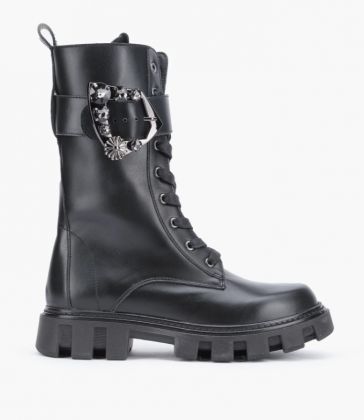 Stokton anfibio in pelle nera con cintura fibbia in strass suola carrarmato